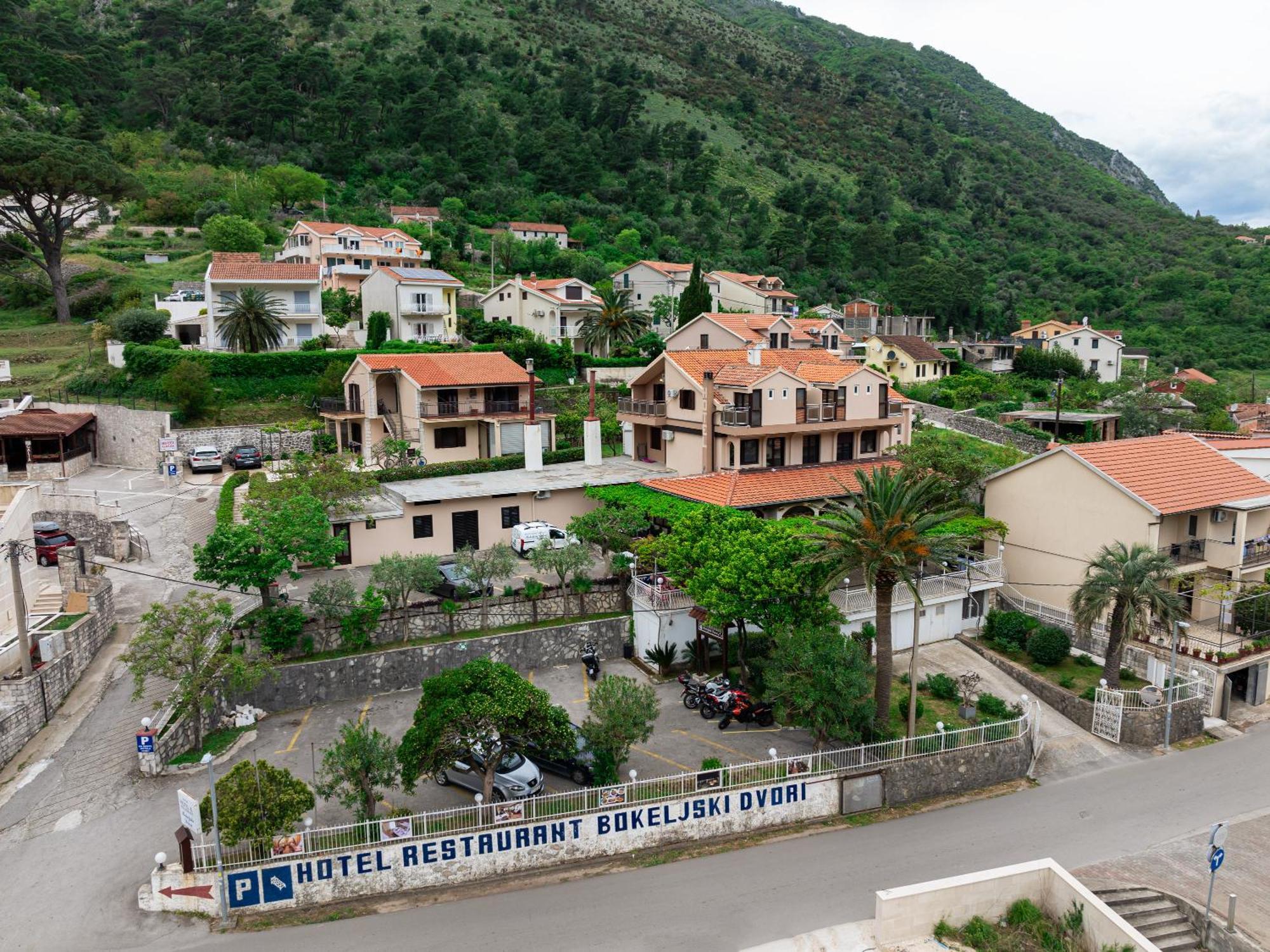 Hotel Bokeljski Dvori Kotor Exteriér fotografie