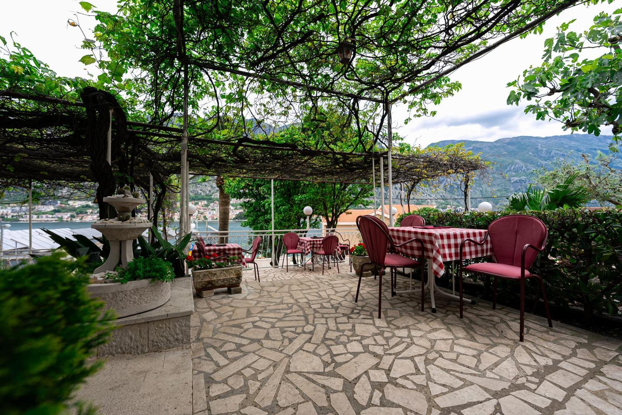 Hotel Bokeljski Dvori Kotor Exteriér fotografie